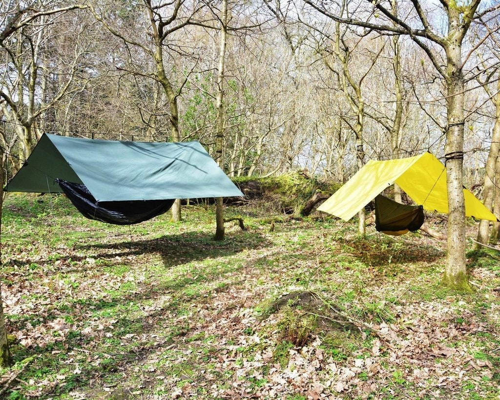 Telo Impermeabile SuperLight DD Tarp S – 2,8x1,5m – 260g – Nylon Ripstop Con Picchetti – Verde Oliva